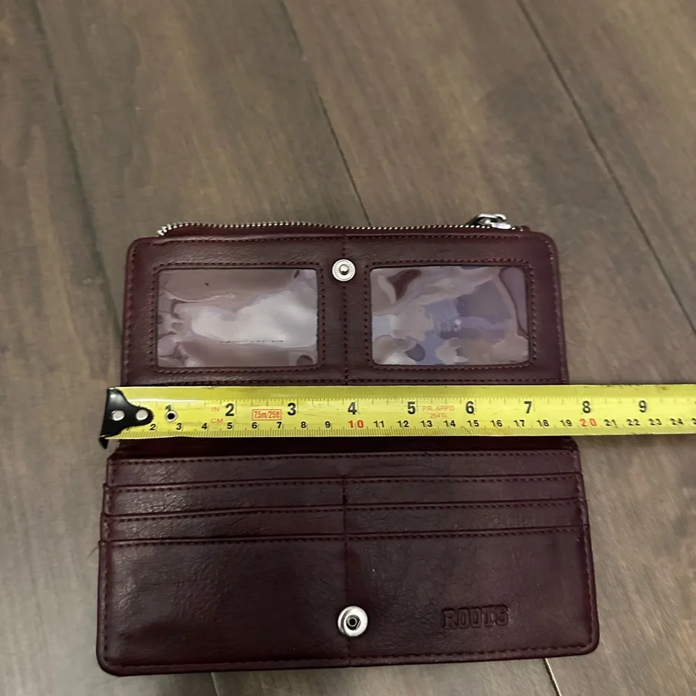 Roots Burgundy Leather Wallet - Picture 12 of 12